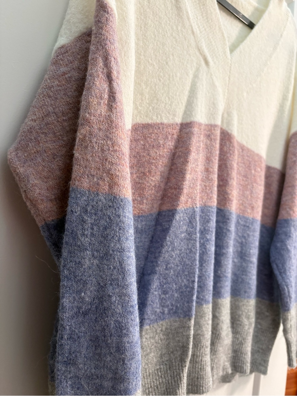 Women’s Colorblock V-Neck Sweater - Cream, Rose, Blue, Gray - Picture 2 of 6